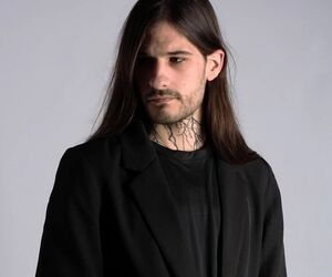 César