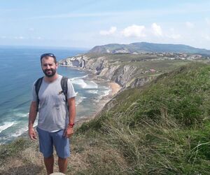 Andoni      