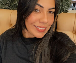 María