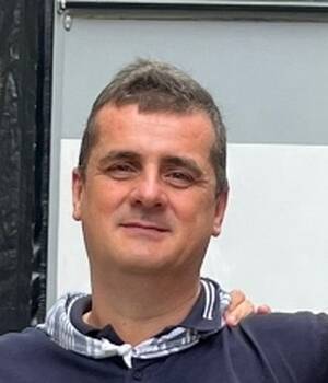 Tomás