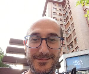 Tomás