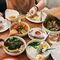 Grupo de gente amante de la gastronomí­a 